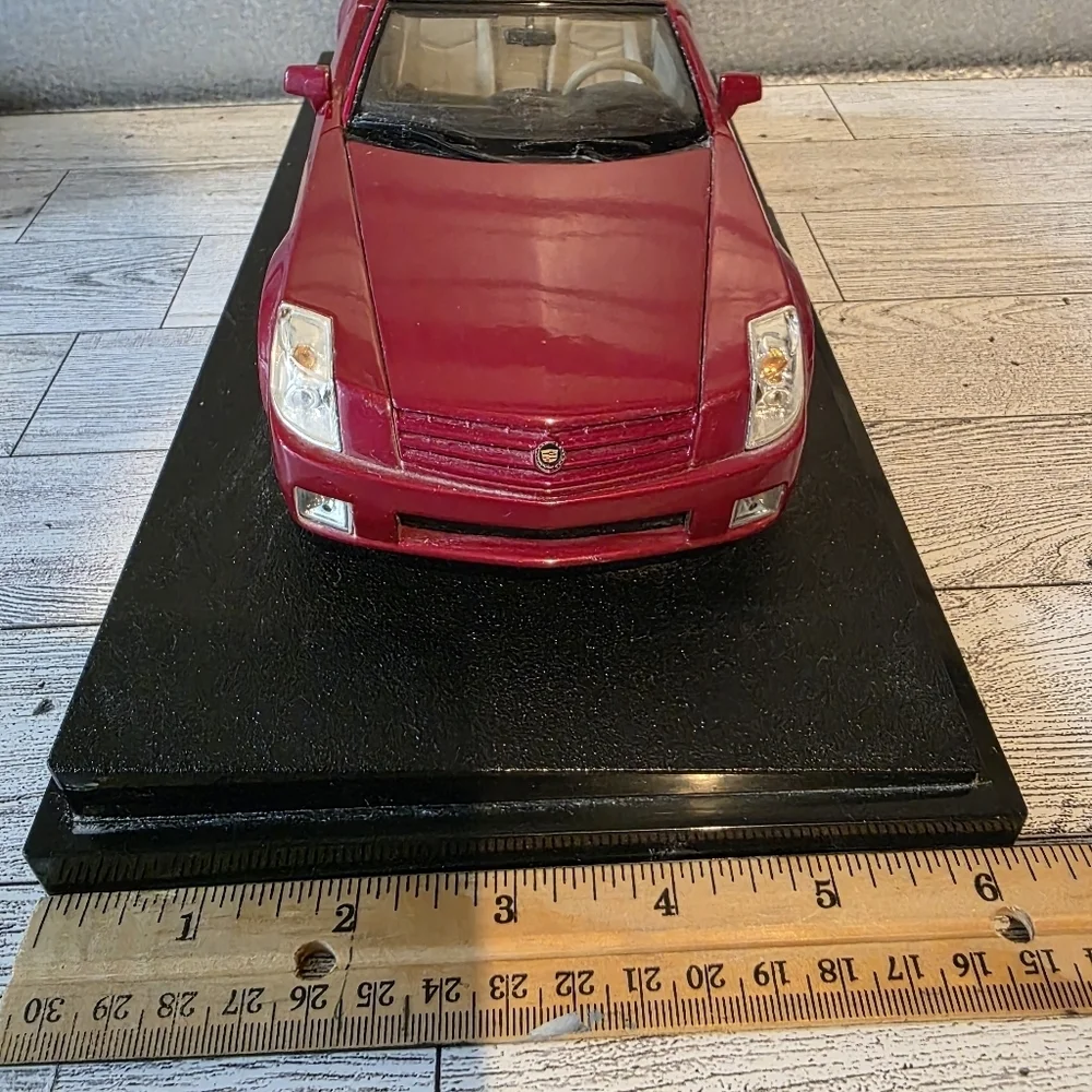 Hot Wheels sleek red